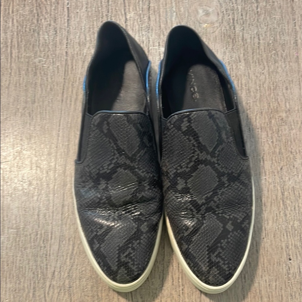 VINCE GARVEY NEMESIS SNAKE PRINT SLIP ON LOAFERS SIZE 8‎